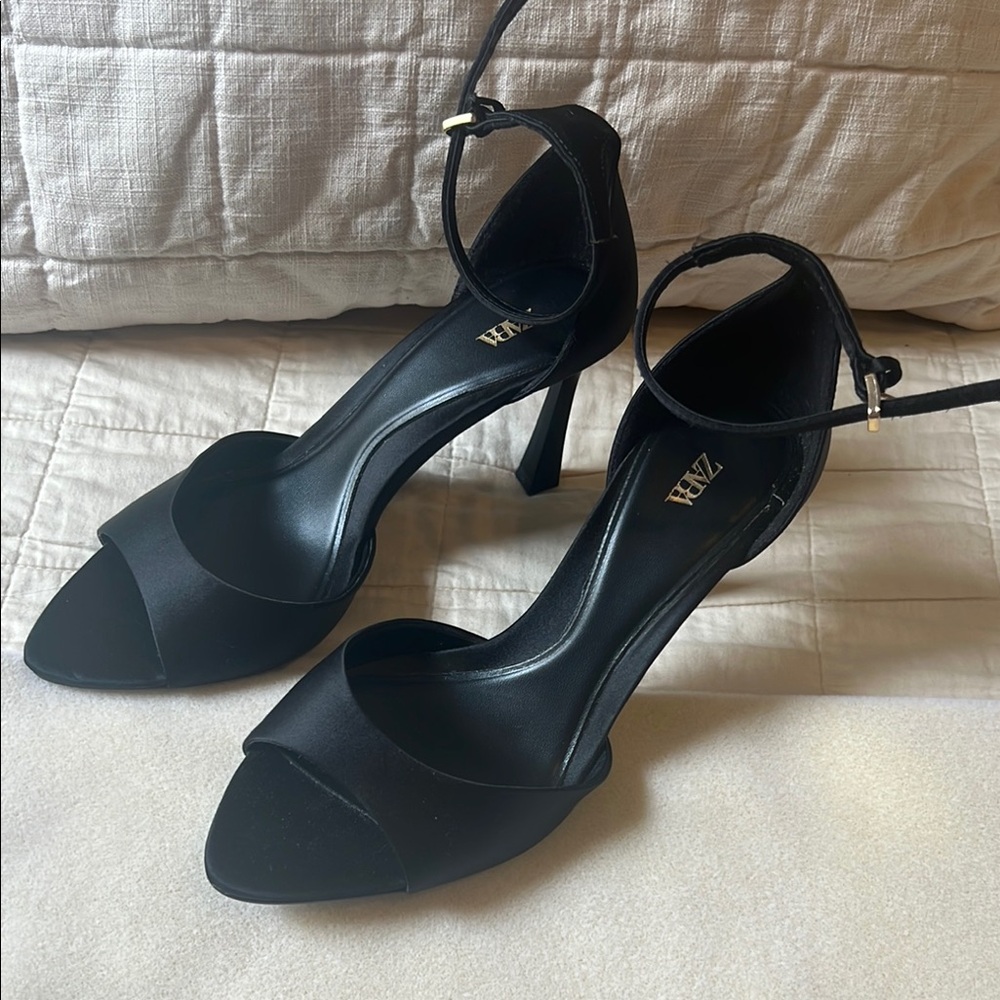 Zara Black Women's Heeled Sandals (like New)